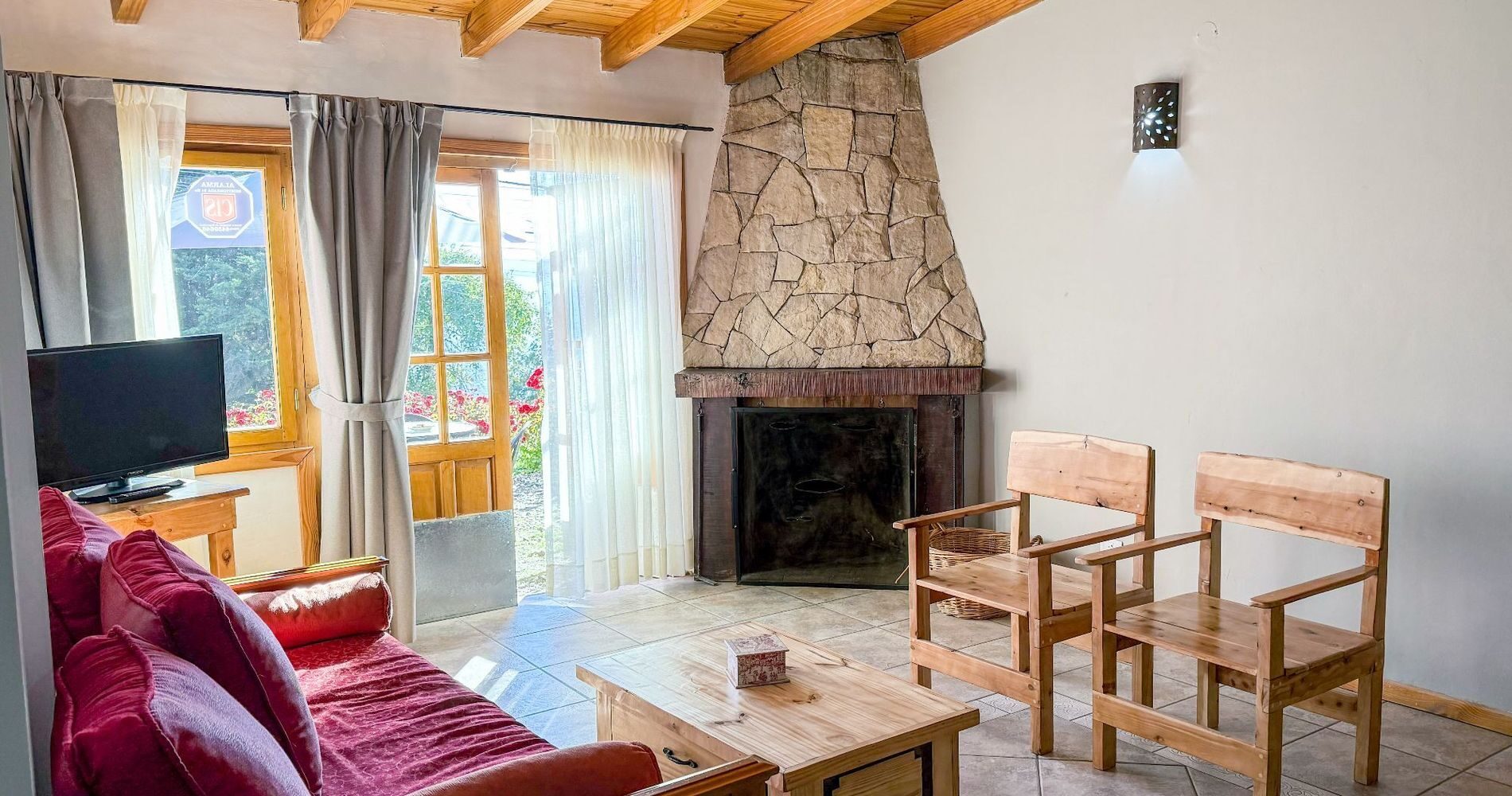 Living con hogar a leña