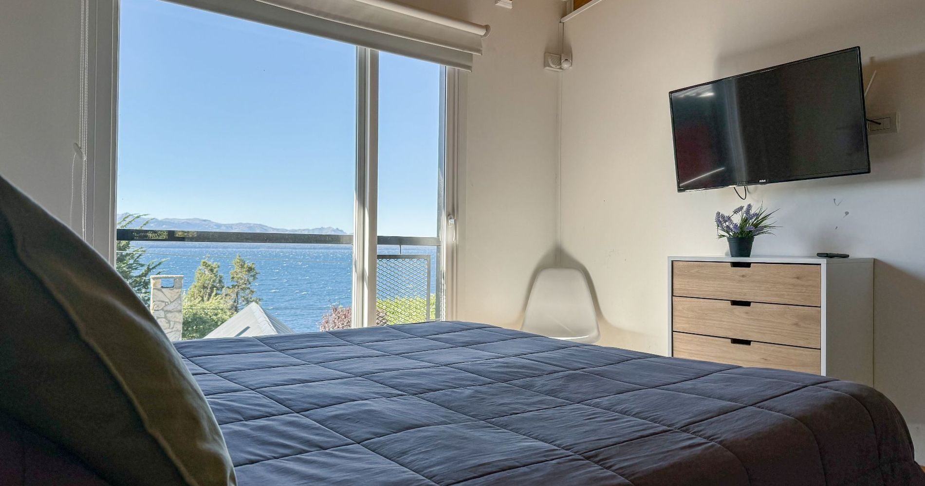 Despertar con vista al lago