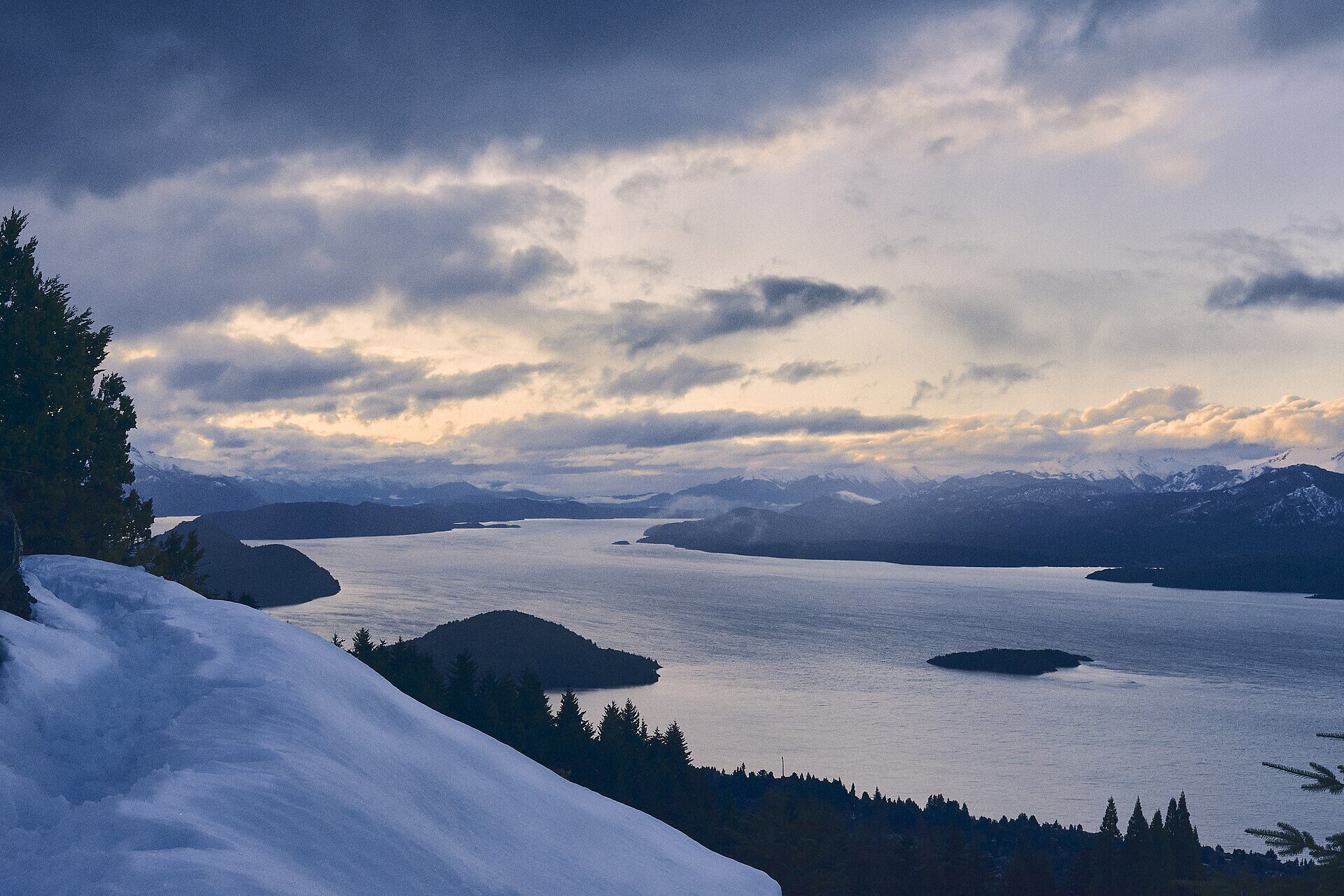 El lago Nahuel Huapi desde el Cerro Otto